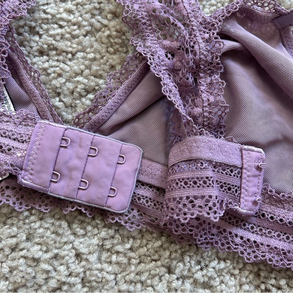 Victoria's Secret Lavender Purple Floral Lace Bralette Size Large - Picture 5 of 7